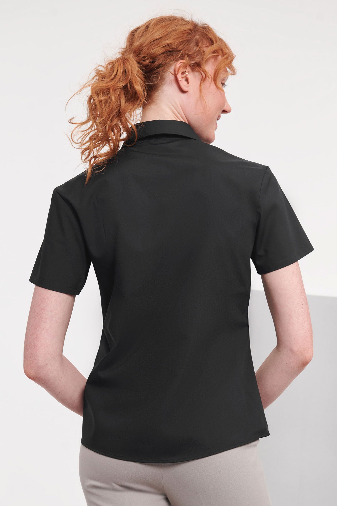Naisten lyhythihainen polycotton popliinipaita