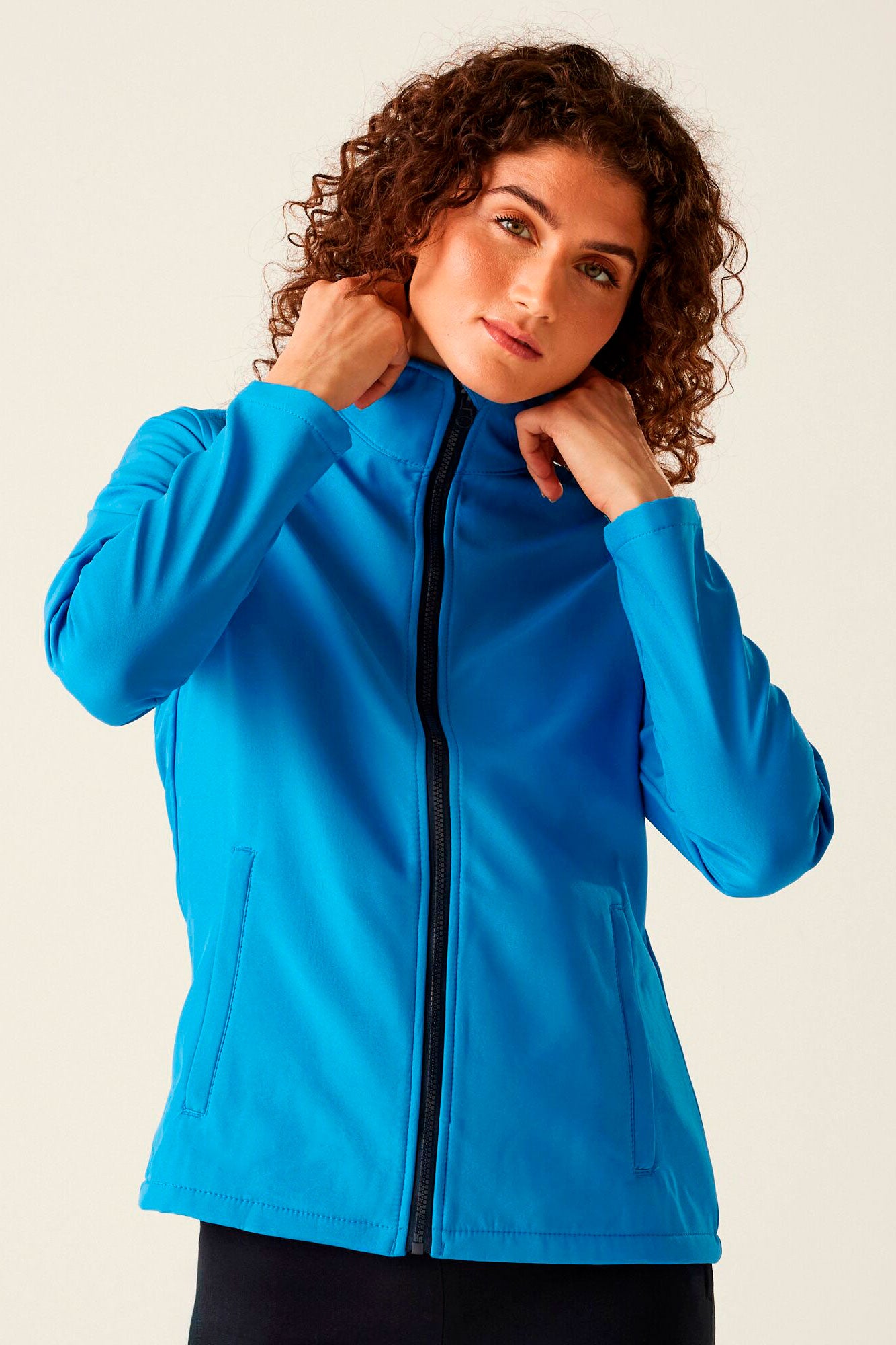 Naisten ablaze softshell takki