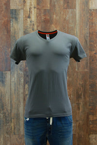 V-neck t-paita