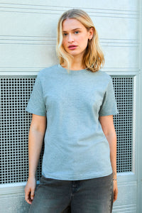 Basic naisten t-paita