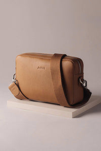 Iso hirvennahkainen crossbody/olkalaukku