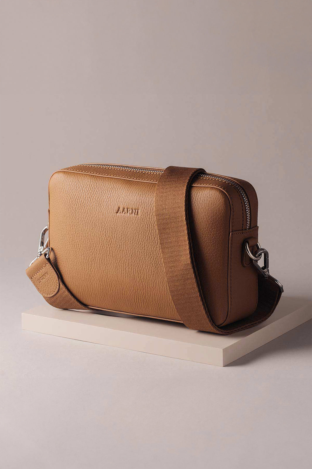 Iso hirvennahkainen crossbody/olkalaukku