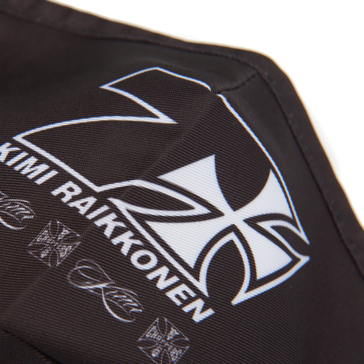 Kimi Räikkönen - Kasvomaski filtteritaskulla